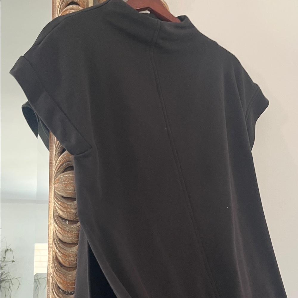 Elegant Black Midi Dress - Picture 4 of 4